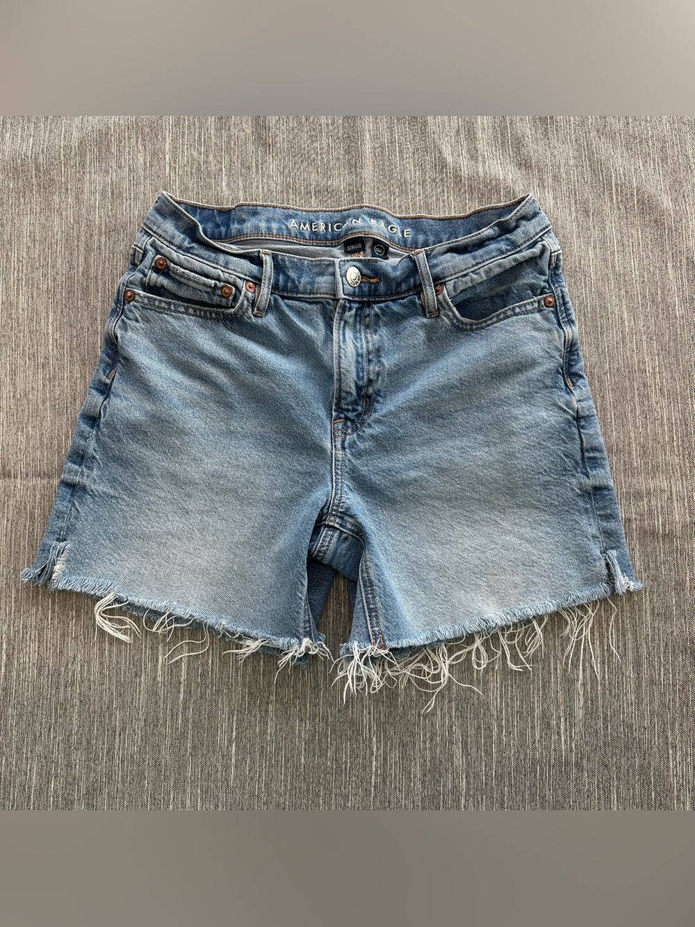 American Eagle Relaxed Jean Shorts Womens Size 2